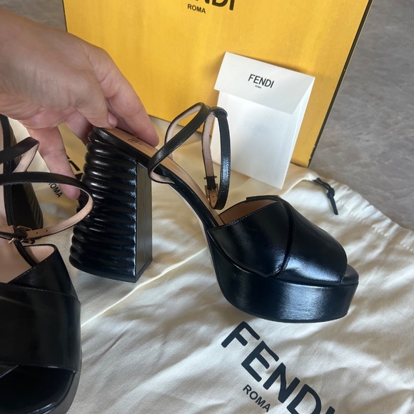 Fendi women’s pump Zucca - Picture 2 of 7